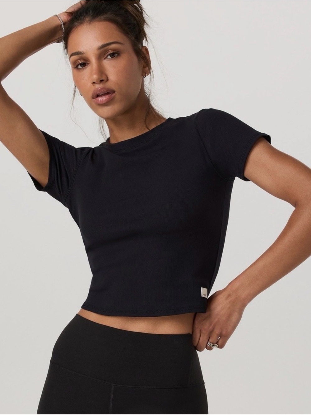 NWT Vuori Pose Fitted T Shirt Black Size Large Workout Top VW169 ~ $78